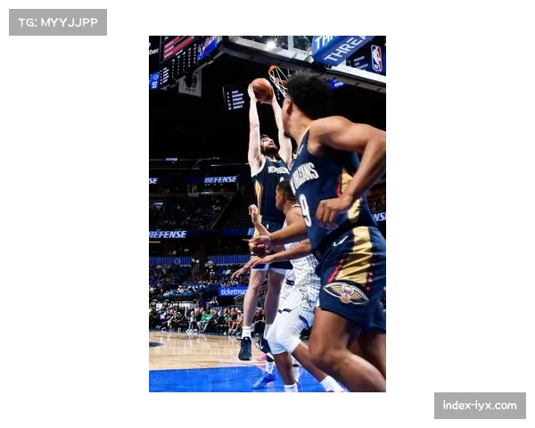 东契奇豪取43分难救主 库里关键三分助勇士首战取胜